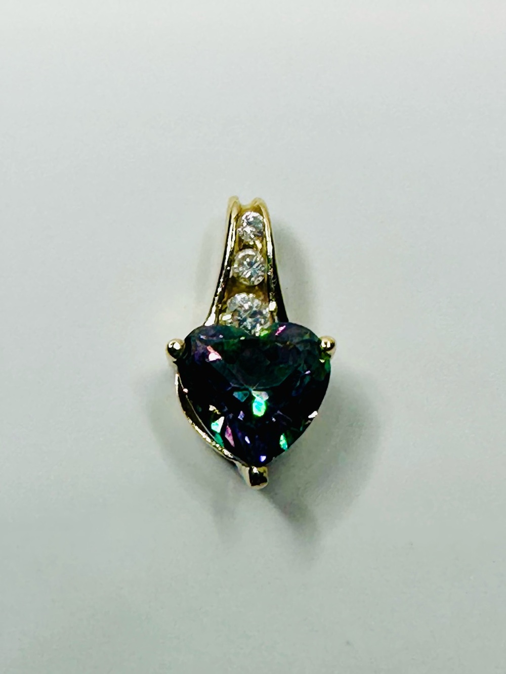 10K Gold Mystic Heart Pendant CZ Accent Stones 0.98g Estate Jewelry